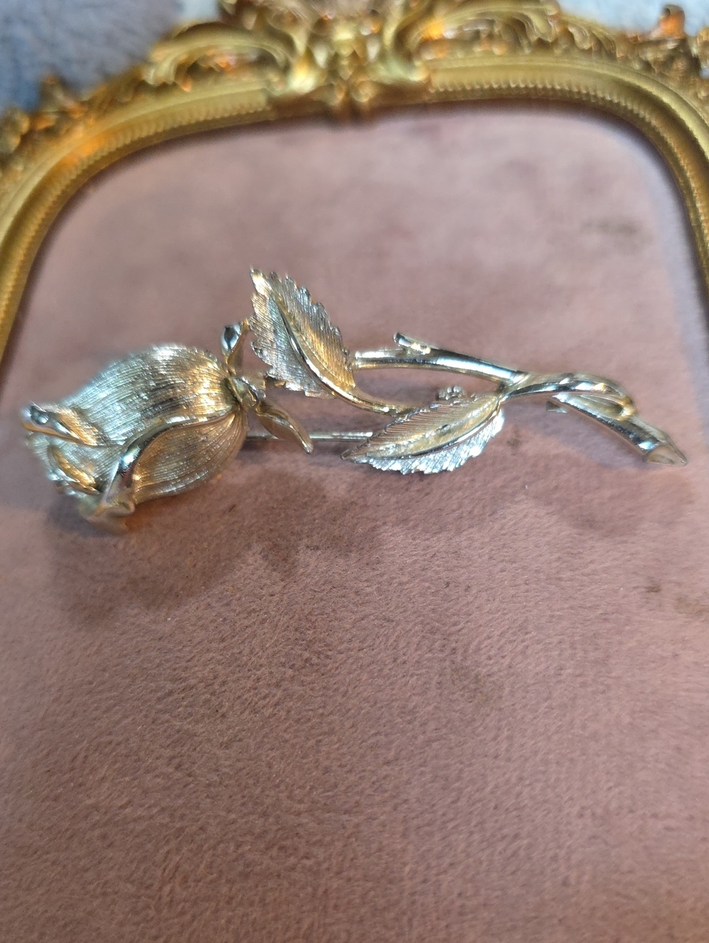 Vintage Lisner Gold-Tone Rose Brooch  - Elegant Floral Jewelry